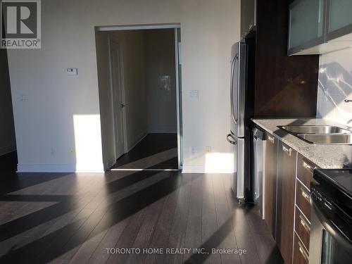 Ph07 - 28 Ted Rogers Way, Toronto (Church-Yonge Corridor), ON - Indoor Photo Showing Kitchen With Double Sink