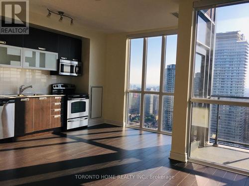 Ph07 - 28 Ted Rogers Way, Toronto C08, ON - Indoor Photo Showing Kitchen With Double Sink