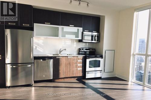 Ph07 - 28 Ted Rogers Way, Toronto (Church-Yonge Corridor), ON - Indoor Photo Showing Kitchen With Stainless Steel Kitchen With Double Sink