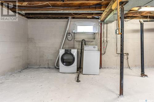 1040 Ominica Street E, Moose Jaw, SK - Indoor Photo Showing Laundry Room