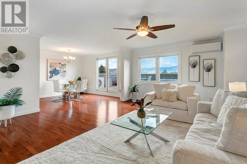 1915 Pacific Court Unit# 504, Kelowna, BC - Indoor Photo Showing Living Room