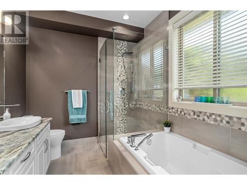 757 Crozier Avenue, Kelowna, BC - Indoor Photo Showing Bathroom