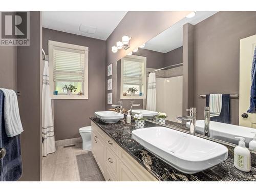 757 Crozier Avenue, Kelowna, BC - Indoor Photo Showing Bathroom