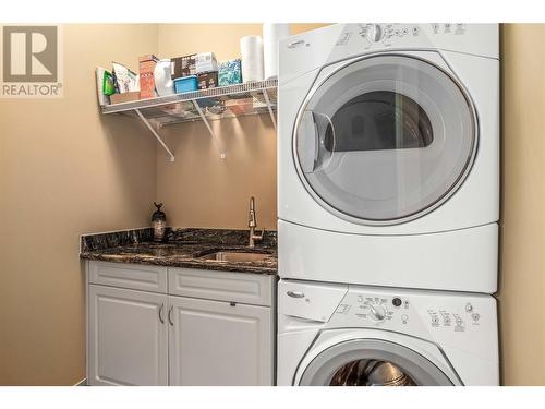 757 Crozier Avenue, Kelowna, BC - Indoor Photo Showing Laundry Room