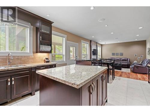 1429 Black Mountain Crescent, Kelowna, BC - Indoor Photo Showing Kitchen With Upgraded Kitchen