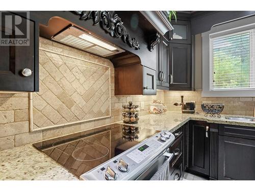 1429 Black Mountain Crescent, Kelowna, BC - Indoor Photo Showing Kitchen