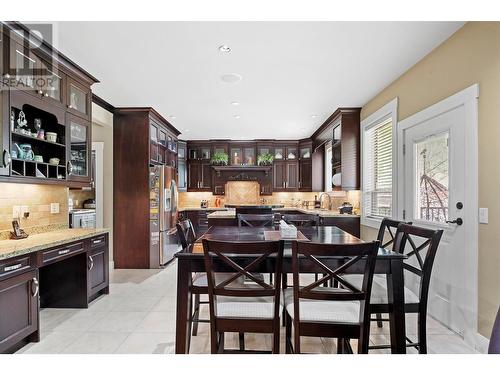 1429 Black Mountain Crescent, Kelowna, BC - Indoor Photo Showing Dining Room