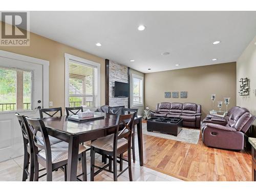 1429 Black Mountain Crescent, Kelowna, BC - Indoor Photo Showing Dining Room