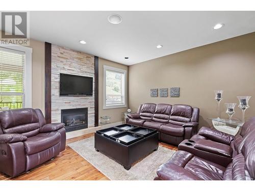 1429 Black Mountain Crescent, Kelowna, BC - Indoor Photo Showing Living Room With Fireplace