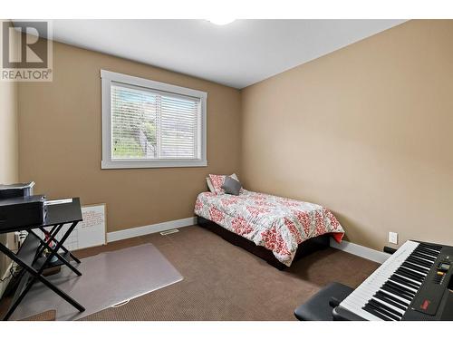 1429 Black Mountain Crescent, Kelowna, BC - Indoor Photo Showing Bedroom