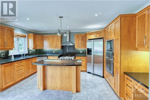 23 Kilbarry Crescent, Ottawa, ON - Indoor Photo Showing Kitchen