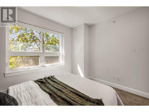 3416 Scott Road Unit# 24, Kelowna, BC - Indoor Photo Showing Bedroom