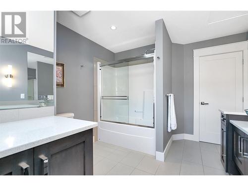 440 Audubon Court, Kelowna, BC - Indoor Photo Showing Bathroom