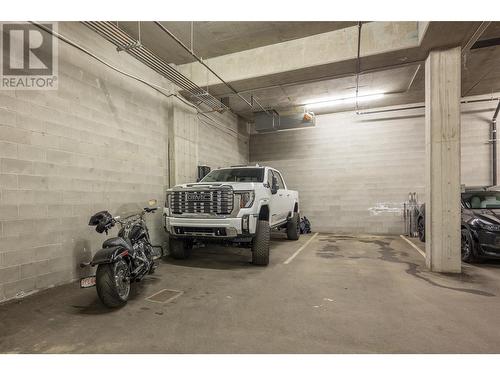 1630 Pandosy Street Unit# 601, Kelowna, BC - Indoor Photo Showing Garage