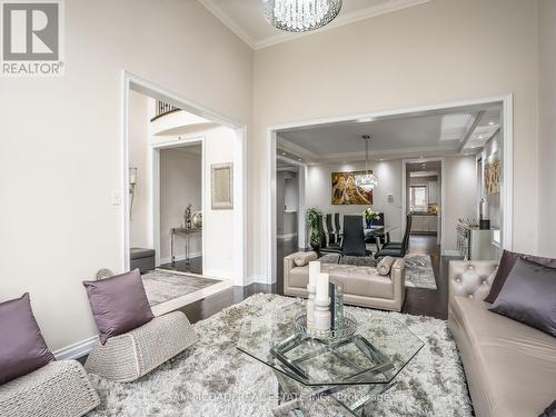 7 Canis Street, Brampton (Credit Valley), ON - Indoor Photo Showing Living Room