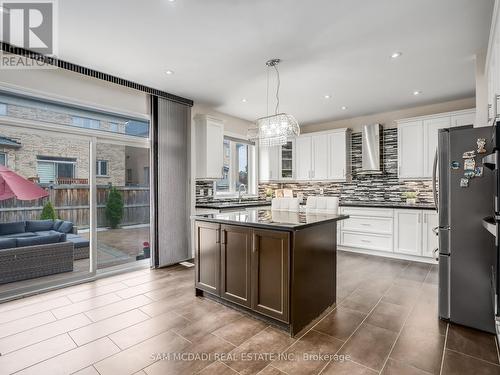 7 Canis Street, Brampton (Credit Valley), ON - Indoor Photo Showing Kitchen With Upgraded Kitchen