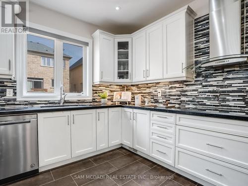 7 Canis Street, Brampton (Credit Valley), ON - Indoor Photo Showing Kitchen