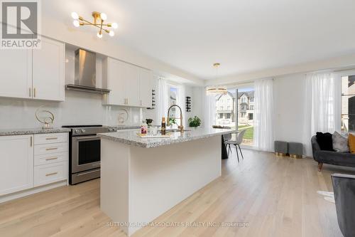 31 Ida Terrace, Caledon, ON - Indoor Photo Showing Kitchen With Upgraded Kitchen