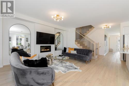 31 Ida Terrace, Caledon, ON - Indoor Photo Showing Living Room With Fireplace