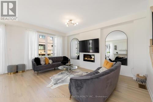 31 Ida Terrace, Caledon, ON - Indoor Photo Showing Living Room With Fireplace