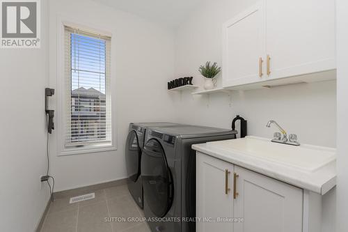 31 Ida Terrace, Caledon, ON - Indoor Photo Showing Laundry Room