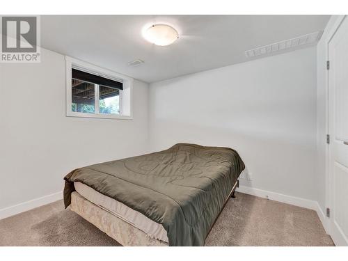 1480 Flemish Street, Kelowna, BC - Indoor Photo Showing Bedroom