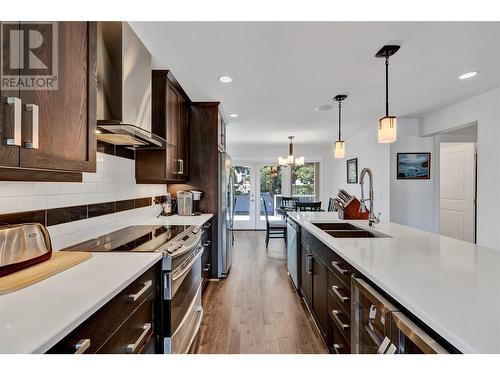 1480 Flemish Street, Kelowna, BC - Indoor Photo Showing Kitchen With Double Sink With Upgraded Kitchen