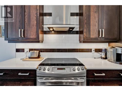 1480 Flemish Street, Kelowna, BC - Indoor Photo Showing Kitchen