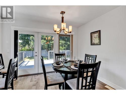 1480 Flemish Street, Kelowna, BC - Indoor Photo Showing Dining Room