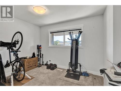 1480 Flemish Street, Kelowna, BC - Indoor Photo Showing Gym Room