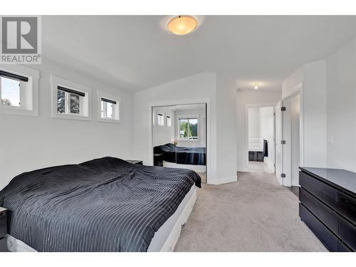 1480 Flemish Street, Kelowna, BC - Indoor Photo Showing Bedroom