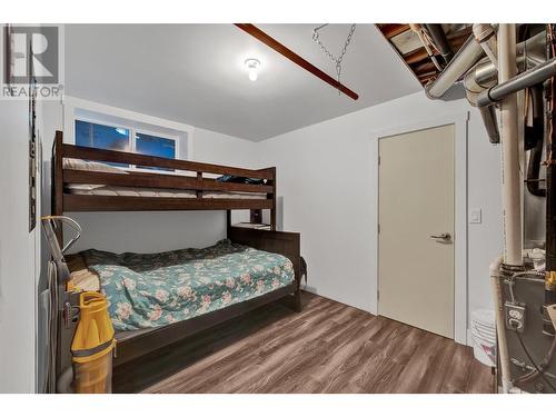 1480 Flemish Street, Kelowna, BC - Indoor Photo Showing Bedroom