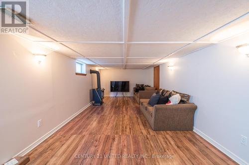 741 Third Avenue, Peterborough (Otonabee), ON - Indoor