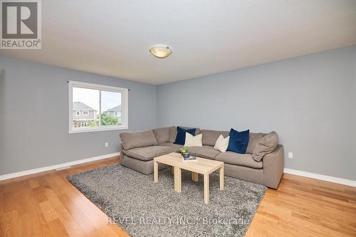 116 Clare Avenue, Welland, ON - Indoor Photo Showing Living Room