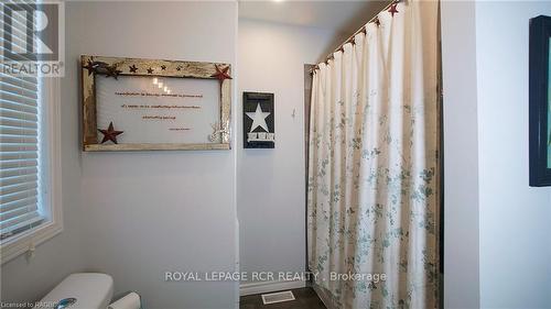 144 Loucks Lane, Chatsworth, ON - Indoor Photo Showing Bathroom