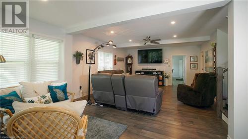 144 Loucks Lane, Chatsworth, ON - Indoor Photo Showing Living Room