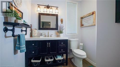 144 Loucks Lane, Chatsworth, ON - Indoor Photo Showing Bathroom