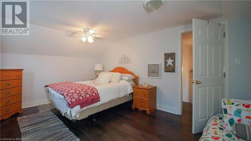 144 Loucks Lane, Chatsworth, ON - Indoor Photo Showing Bedroom