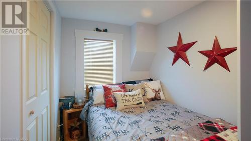 144 Loucks Lane, Chatsworth, ON - Indoor Photo Showing Bedroom