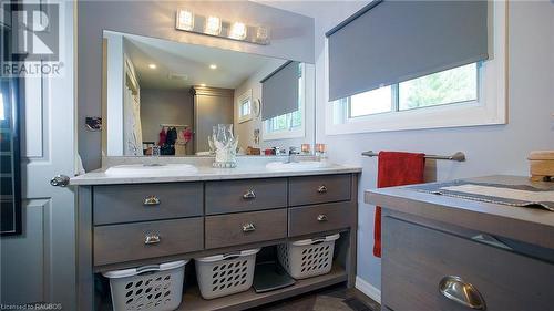 144 Loucks Lane, Chatsworth, ON - Indoor Photo Showing Bathroom