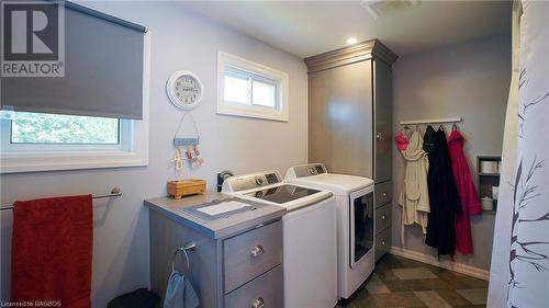 144 Loucks Lane, Chatsworth, ON - Indoor Photo Showing Laundry Room