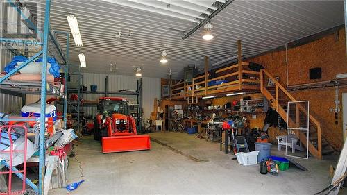 144 Loucks Lane, Chatsworth, ON - Indoor Photo Showing Garage