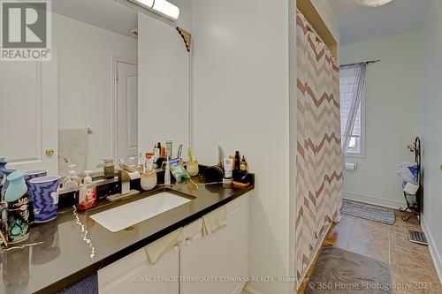 12 Helman Road, Brampton (Sandringham-Wellington), ON - Indoor Photo Showing Bathroom