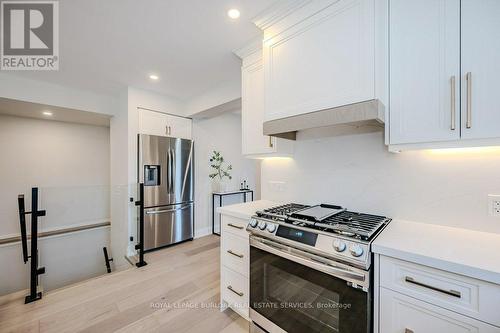 554 Clark Avenue, Burlington (Brant), ON - Indoor Photo Showing Kitchen With Upgraded Kitchen