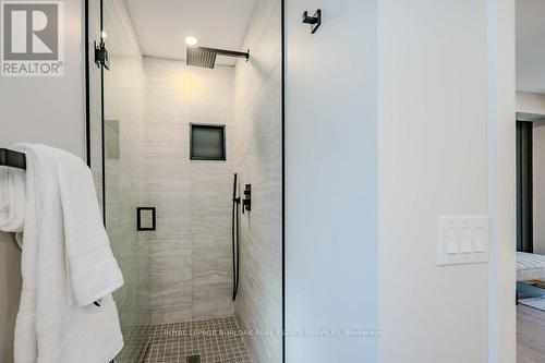 554 Clark Avenue, Burlington (Brant), ON - Indoor Photo Showing Bathroom