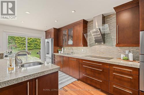 22 Hacienda Court, Brampton (Snelgrove), ON - Indoor Photo Showing Kitchen