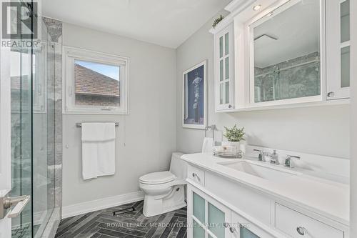 22 Hacienda Court, Brampton (Snelgrove), ON - Indoor Photo Showing Bathroom