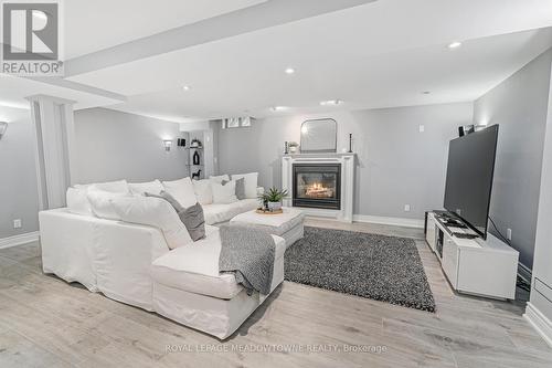 22 Hacienda Court, Brampton (Snelgrove), ON - Indoor Photo Showing Living Room With Fireplace