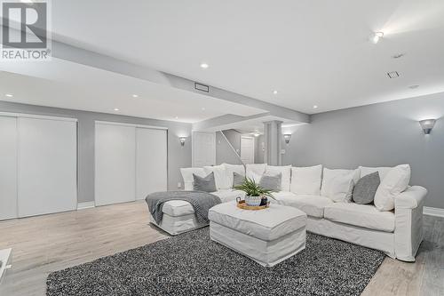 22 Hacienda Court, Brampton (Snelgrove), ON - Indoor Photo Showing Living Room