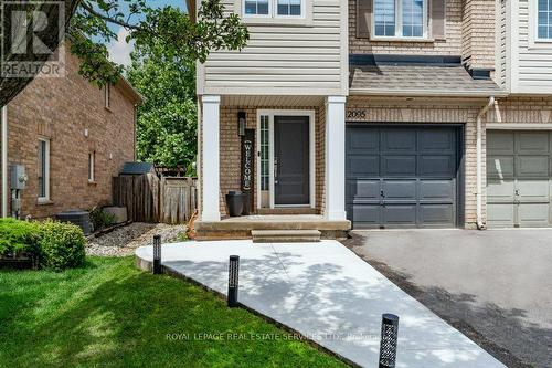 2095 Glenhampton Road, Oakville, ON - Outdoor With Facade